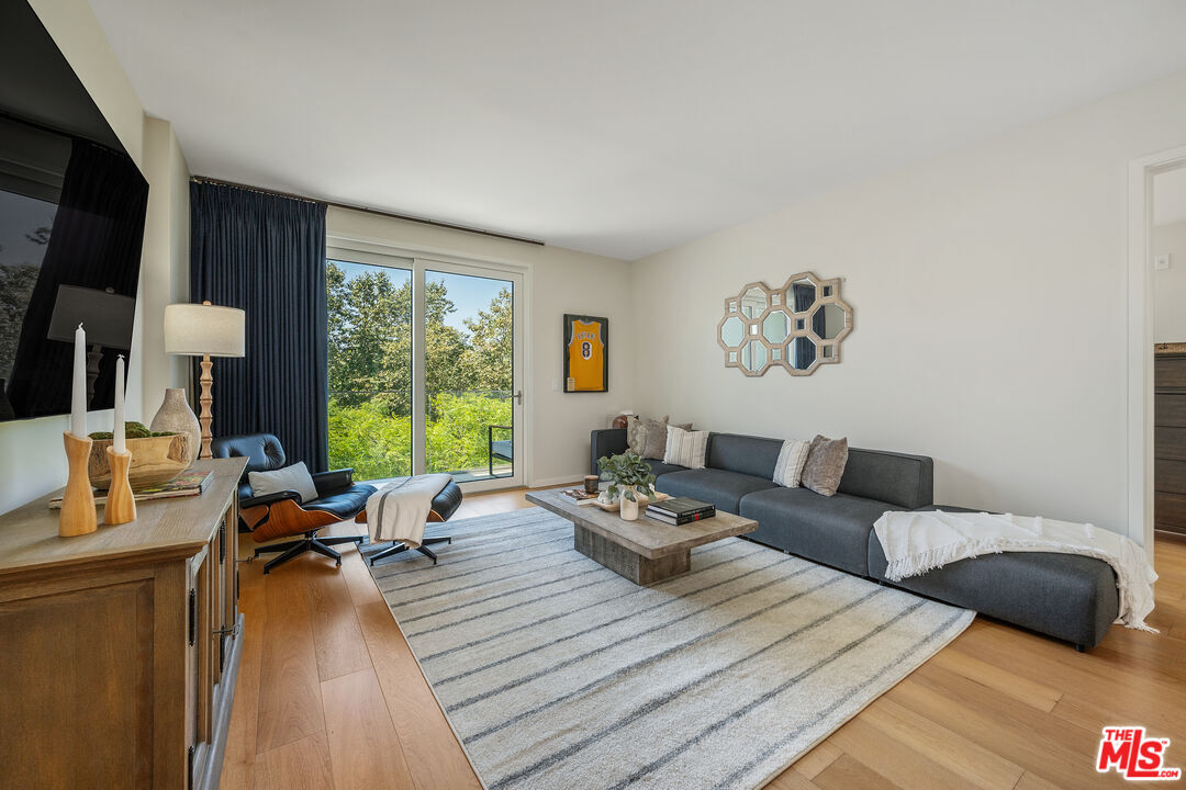 Property Photo:  1705 Ocean Ave  CA 90401 