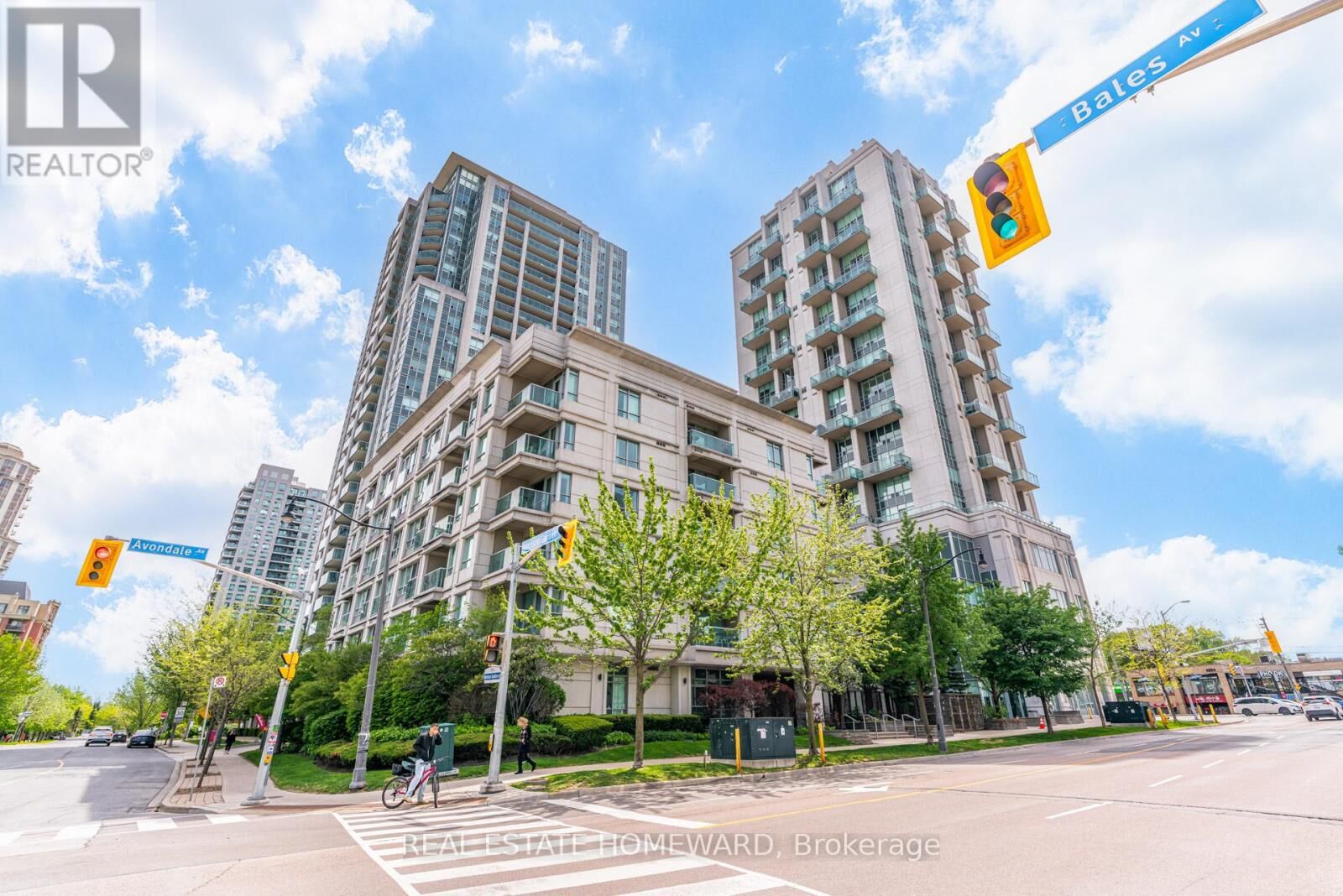 Property Photo: 19 Avondale Avenue Up01 ON M2N 2T6