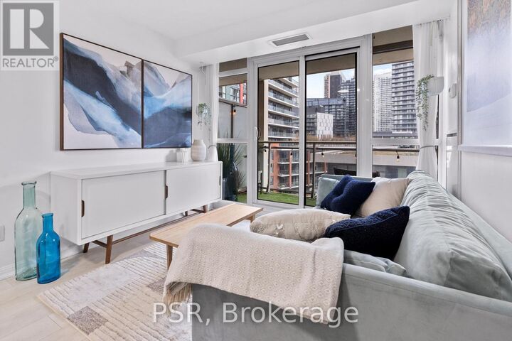 Property Photo:  38 Grand Magazine Street 1031  ON M5V 0B1 