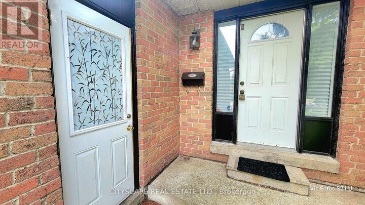 Property Photo: 6196 Millers Grove ON L5N 3C8