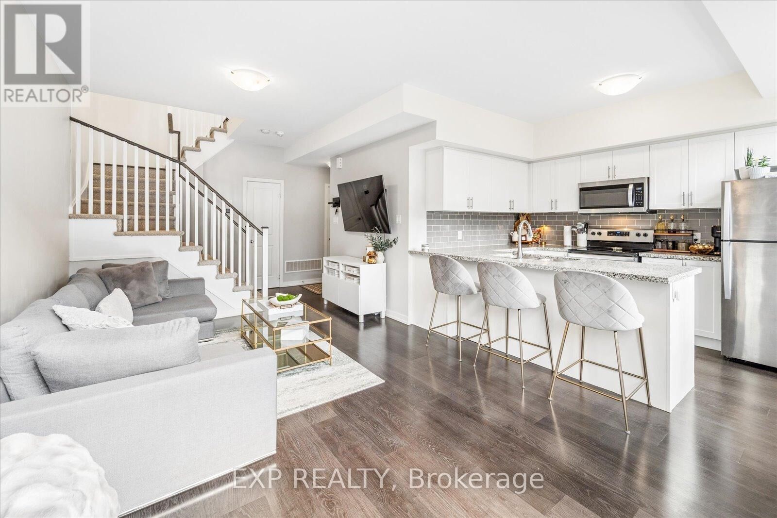 Property Photo: 15 Whitaker Way 322 ON L4A 0W5