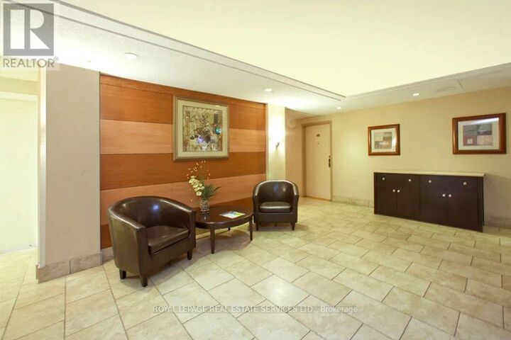 Property Photo:  1 Cedarwoods Crescent 1812  ON N2C 2L8 