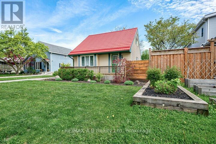 Property Photo:  304 Douglas Street West  ON N5A 5R3 