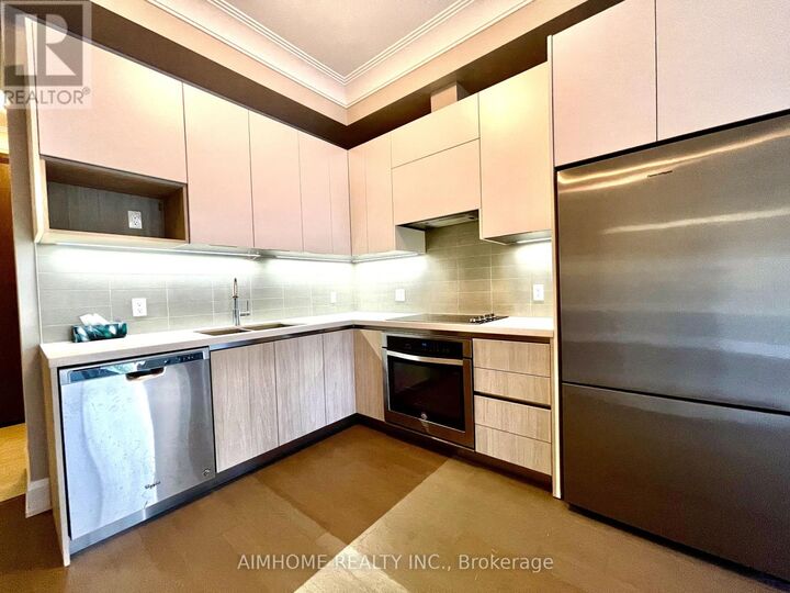 Property Photo:  25 Water Walk Drive 202  ON L6G 0G3 