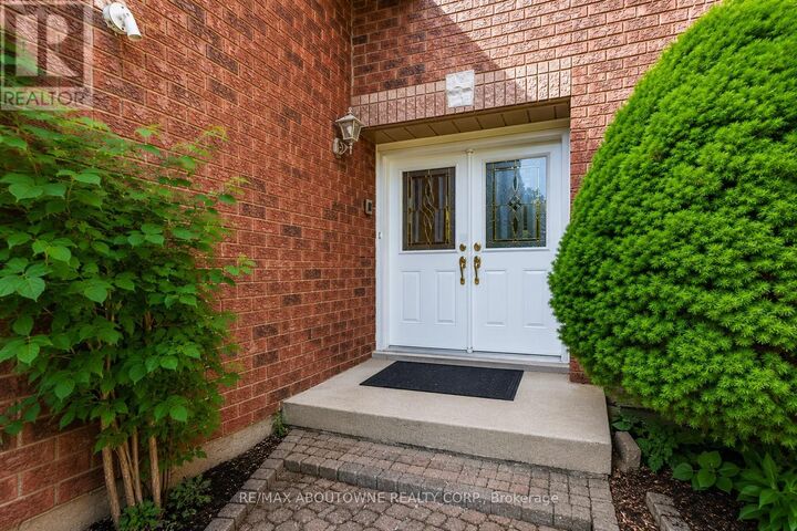 Property Photo:  2055 Blacksmith Lane  ON L6M 3A3 
