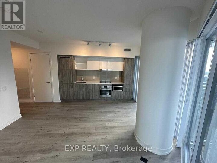 Property Photo:  138 Downes Street 2515  ON M5E 0E4 