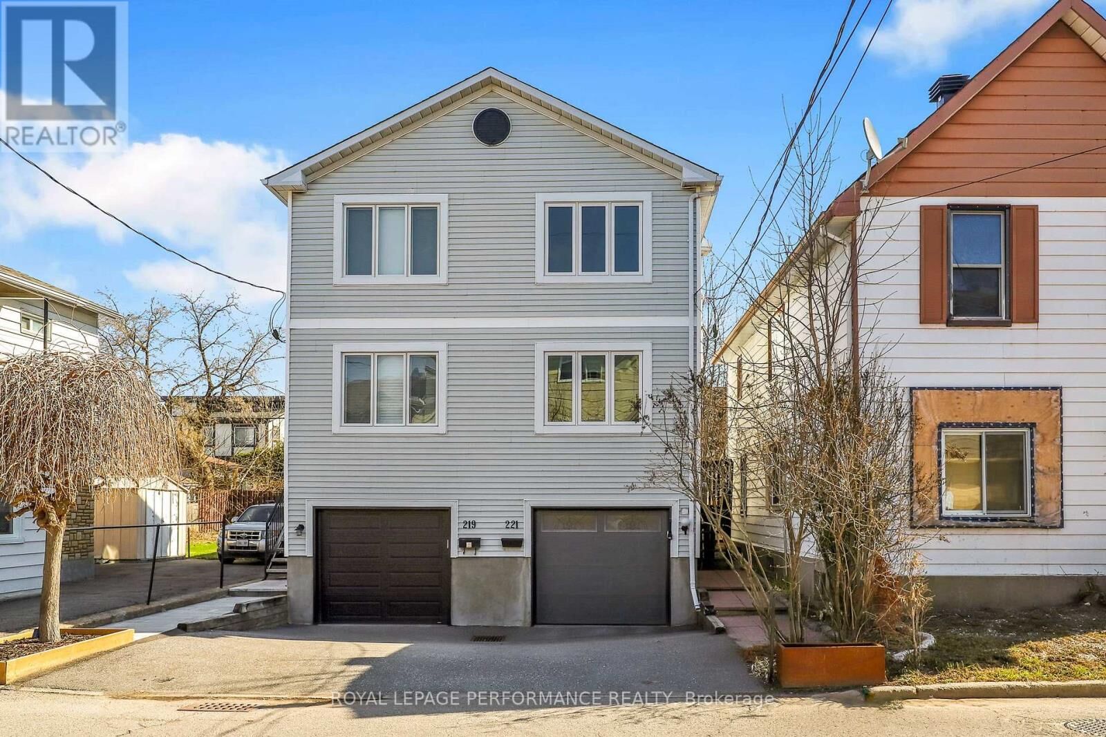 Property Photo: 221 Desrosiers Street ON K1L 7T2