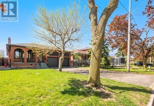 Property Photo:  19 Hamer Boulevard  ON M9R 4A8 