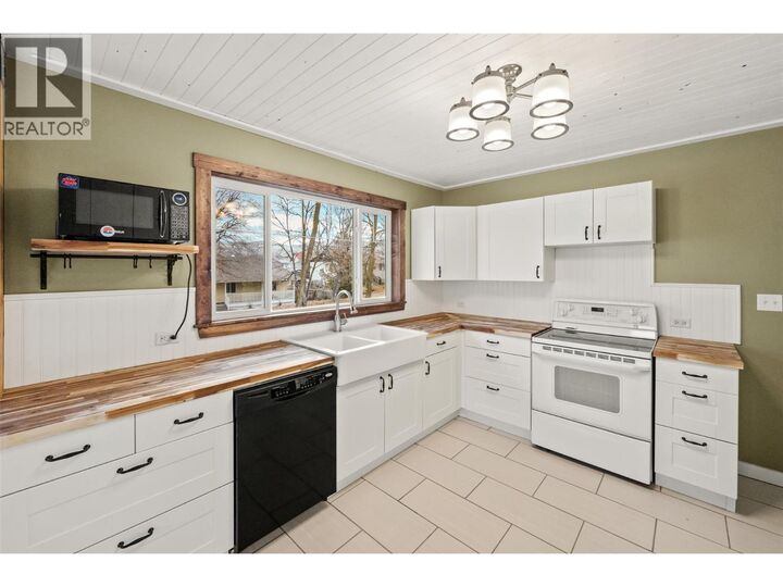 Property Photo:  6470 Hollow Street  BC V0H 1T0 