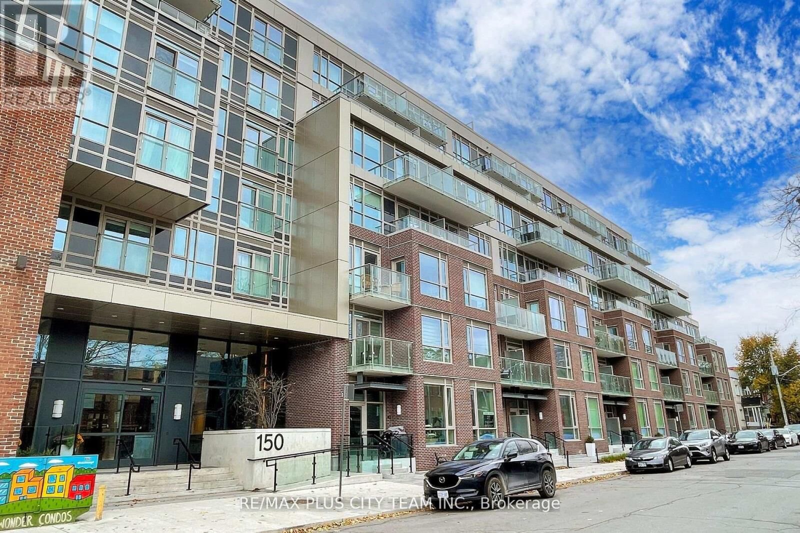 Property Photo:  150 Logan Avenue 622  ON M4M 0E4 