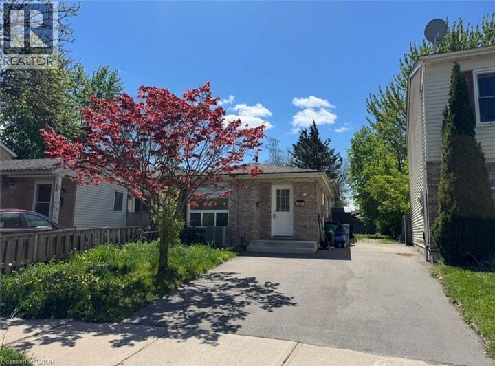 Property Photo:  28 Timberlane Crescent Upper  ON N2N 1S9 