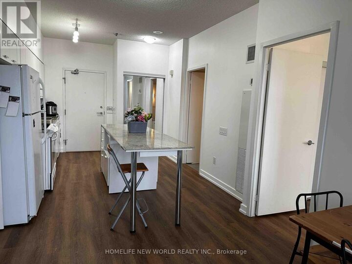 Property Photo: 29 Singer Court 1906 ON M2K 0B3