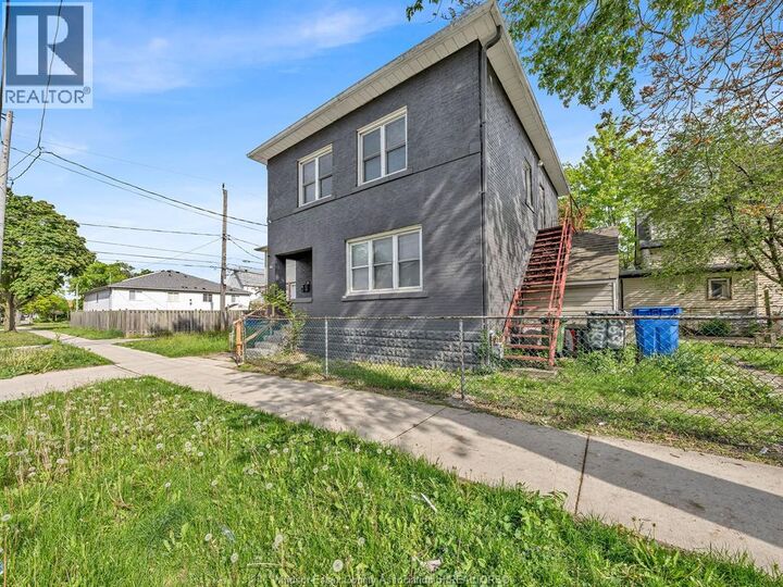 Property Photo:  669 Park Street West  ON N9A 5V7 