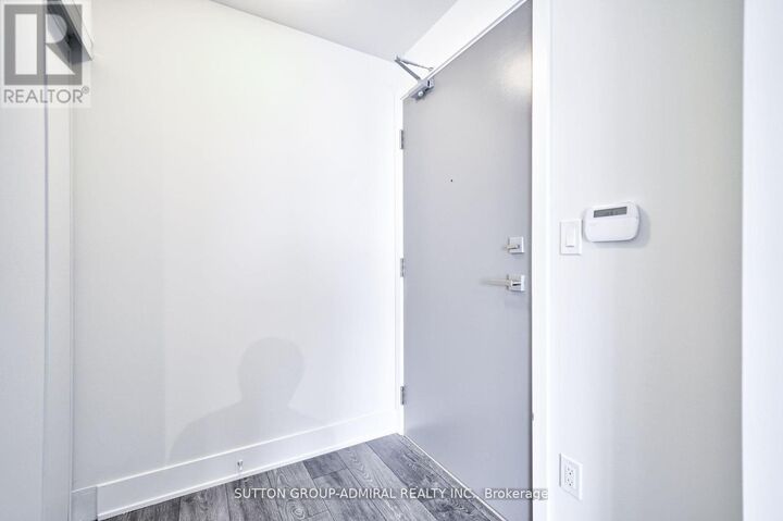 Property Photo:  188 Fairview Mall Drive 2115  ON M2J 4T1 
