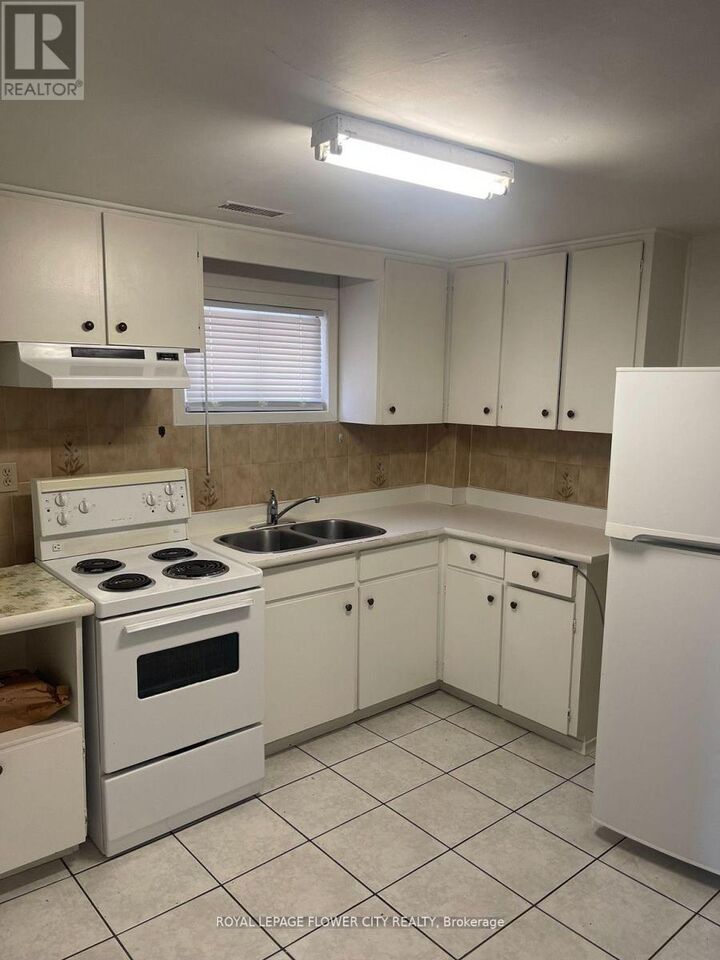 Property Photo: 3220 Lednier Terrace Bsmt ON L4Y 3Z8