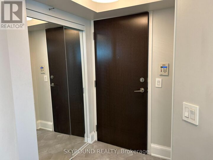 Property Photo:  215 Sherway Gardens Road 2004  ON M9C 0A4 