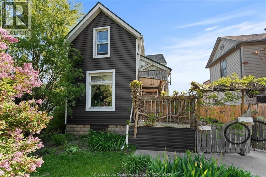 Property Photo:  552 Parent  ON N9A 3J8 