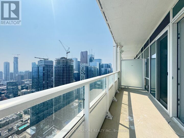 Property Photo:  88 Queen Street East 4803  ON M5C 0B6 
