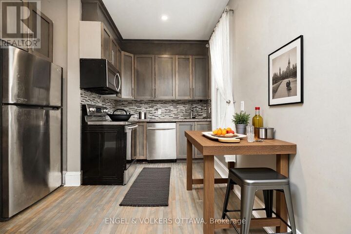 Property Photo: 84 Second Avenue ON K1S 2H5