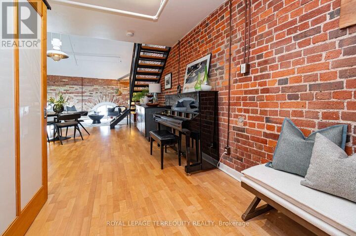 Property Photo:  81A Front Street East 409  ON M5E 1B8 