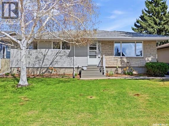 Property Photo:  661 Dalgliesh Drive  SK S4R 6R1 
