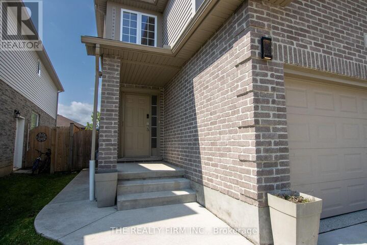 Photo de la propriété: 884 Reeves Avenue ON N6G 0G9