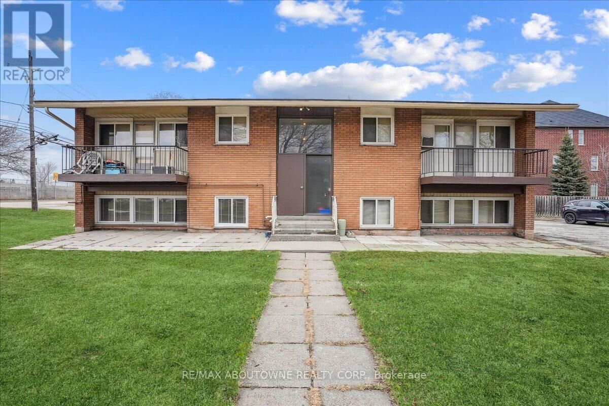 Property Photo:  2354 Queensway Drive 2  ON L7R 3T3 