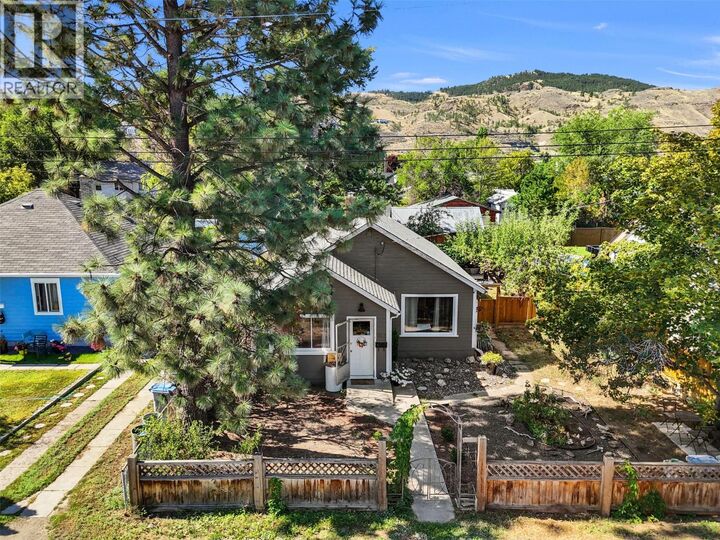 Property Photo:  363 Campbell Avenue  BC V2B 3R6 