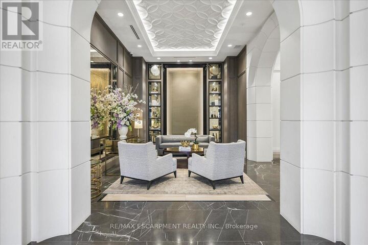 Property Photo:  300 Randall Street South 211  ON L6J 1R1 