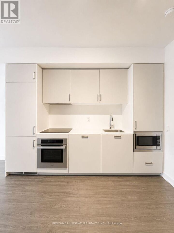 Property Photo:  88 Queen Street East 1215  ON M5C 0B6 