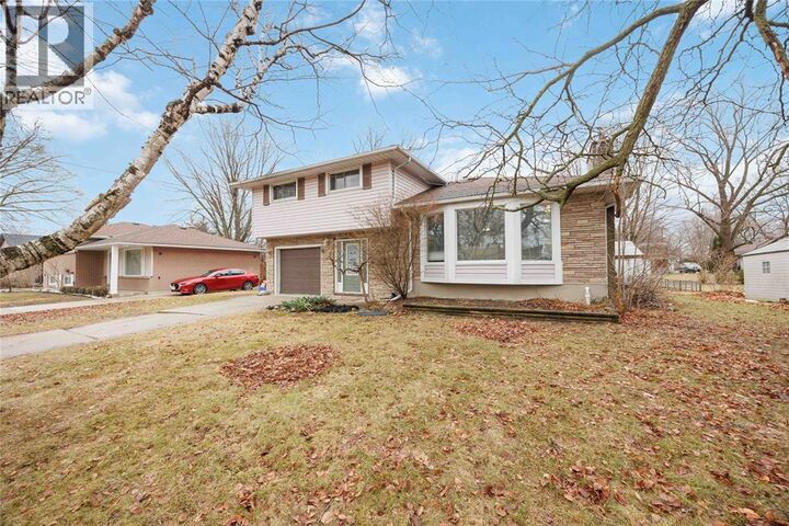 Property Photo: 1068 Fairlane Avenue ON N7S 3J8