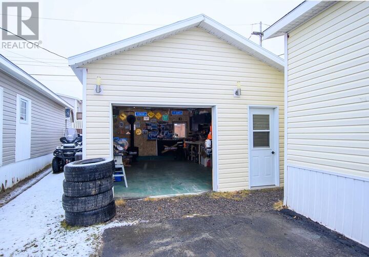 Property Photo:  4027 Harrie Lake Drive  NL A2V 2S5 