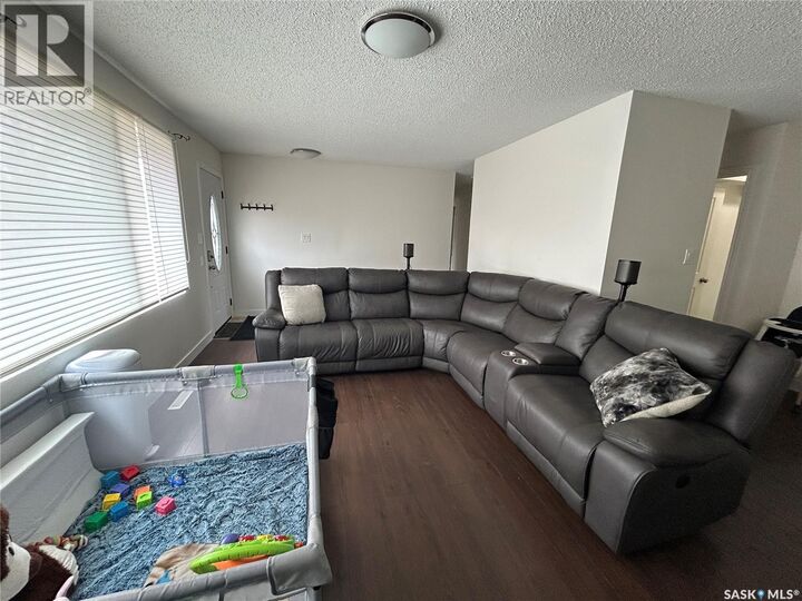 Property Photo:  2616 Clarence Avenue S  SK S7J 1M6 