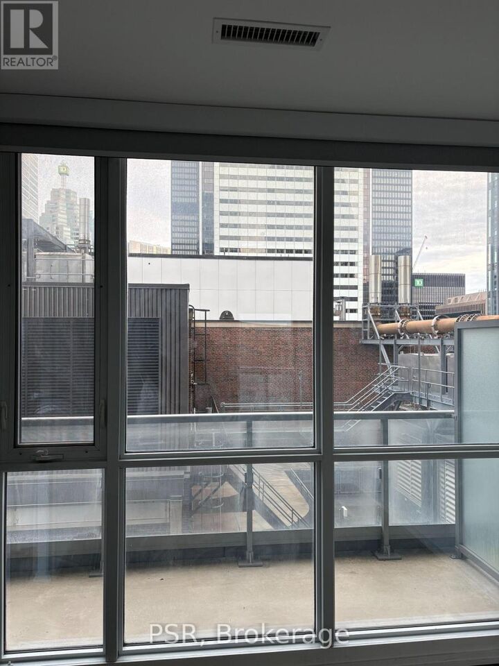 Property Photo:  70 Temperance Street 2707  ON M5H 0B1 