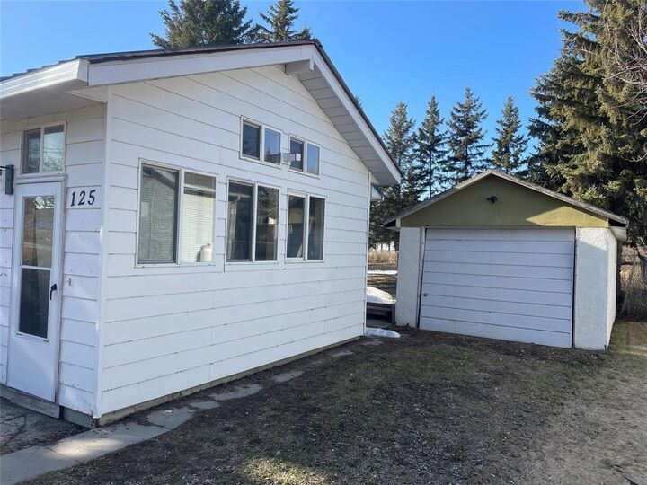 Property Photo: 125 Jane Street MB R0J 1Z0