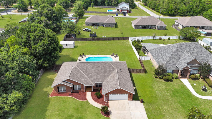 Property Photo:  3003 Colonial Circle  FL 32536 