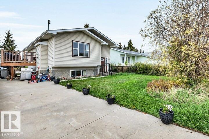 Property Photo:  4508 49 Avenue  AB T0C 2P0 