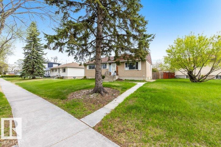 Property Photo:  13218 116 Avenue NW  AB T5M 3E2 