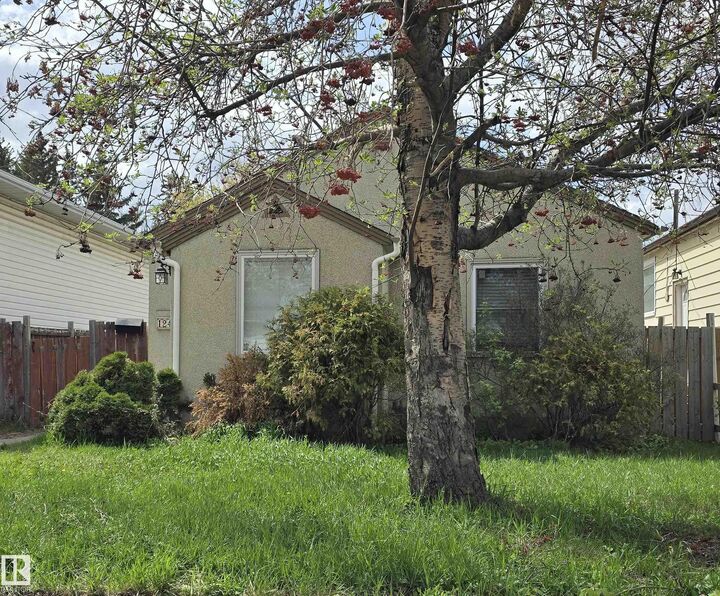 Property Photo:  12436 86 Street NW  AB T5B 3L4 