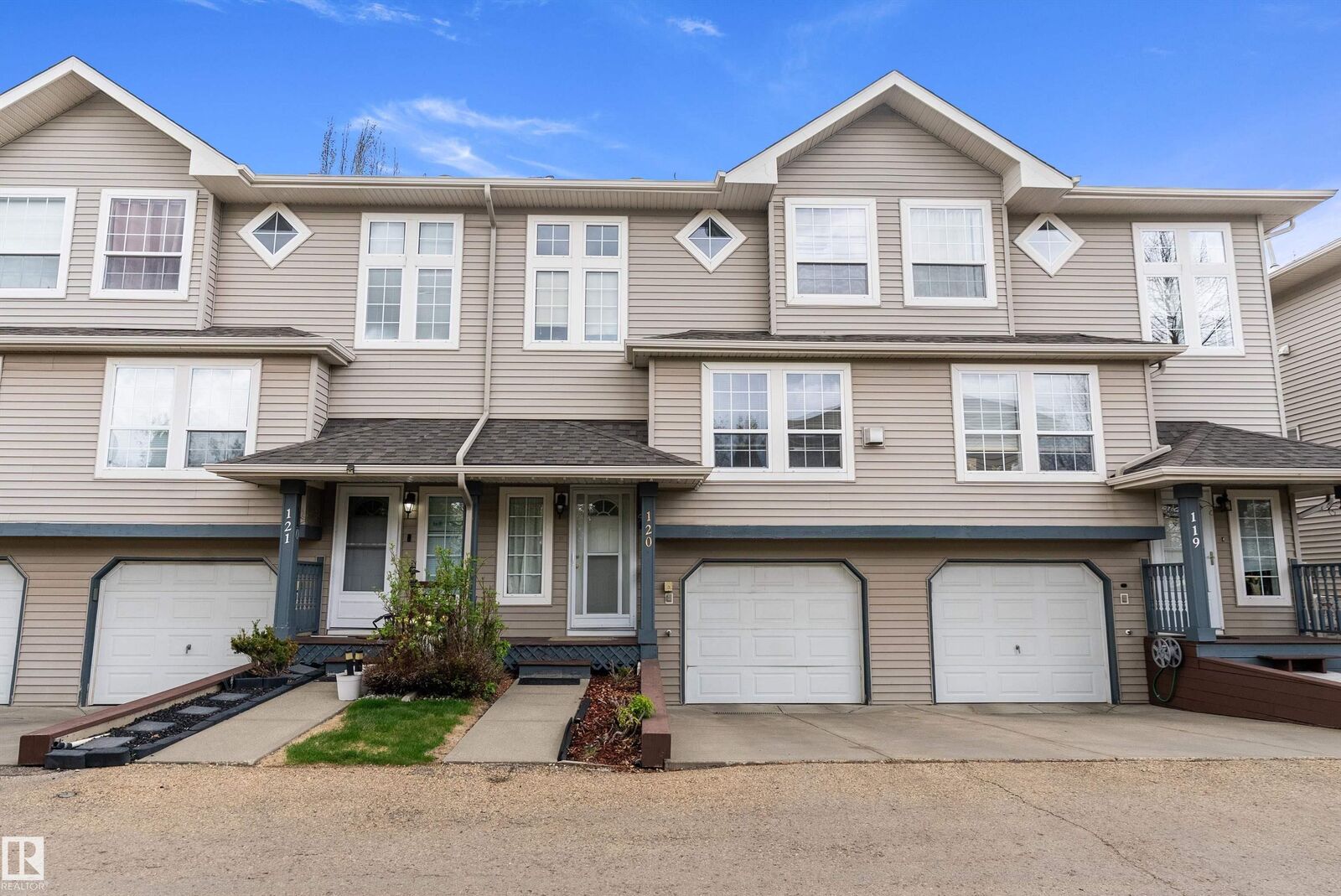 Property Photo: 4415 South Park Drive 120 AB T9E 8E1