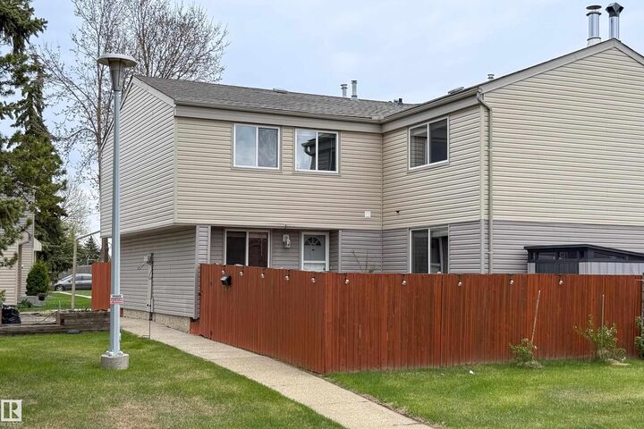 Property Photo: 5642 148 Street NW AB T6H 4T8