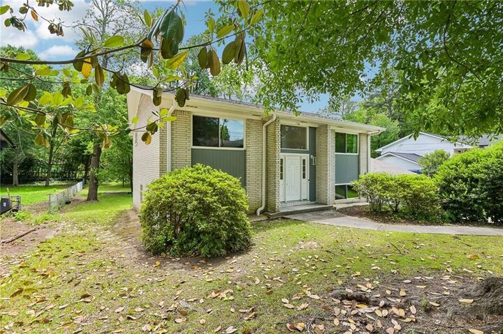 Property Photo: 3825 Leander Court GA 30084