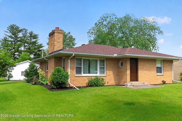 Property Photo: 850 Lyons Road MI 48875