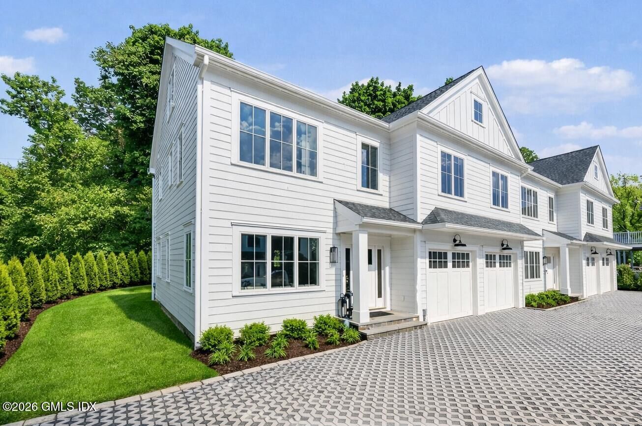 Property Photo:  185 S Water Street South  CT 06830 