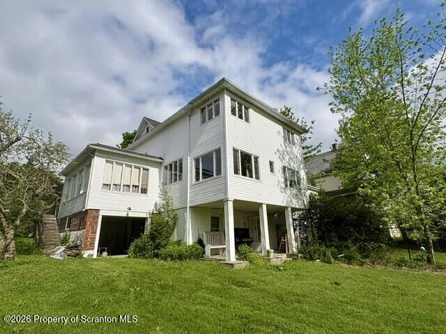 Property Photo:  706 Delaware Street  PA 18421 