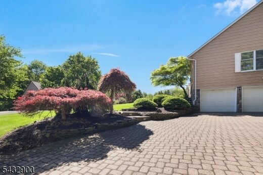 Property Photo:  6 Kristen Ct  NJ 07470 