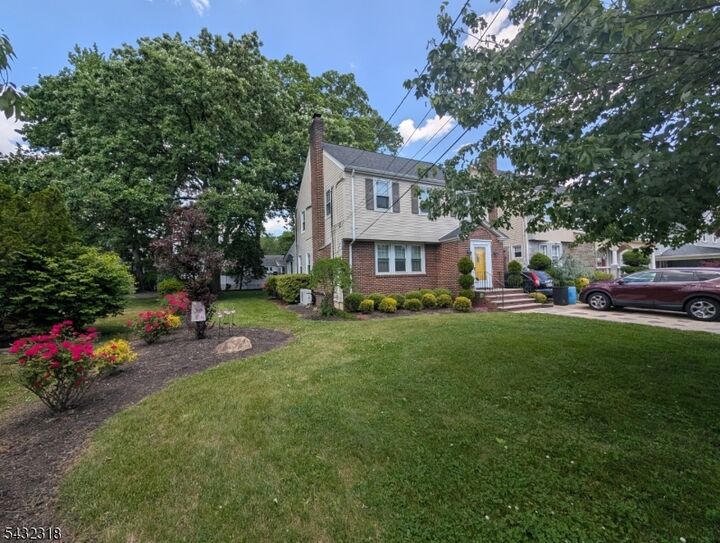 Property Photo:  1113 Harding Rd  NJ 07208 