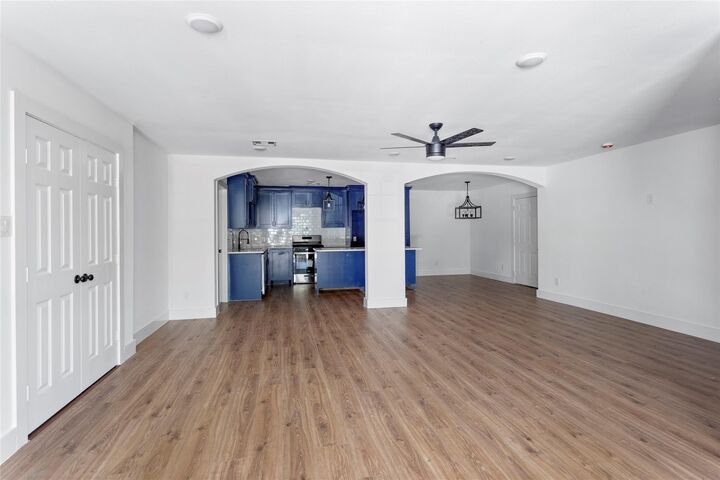 Property Photo: 5811 Northridge Drive TX 77033