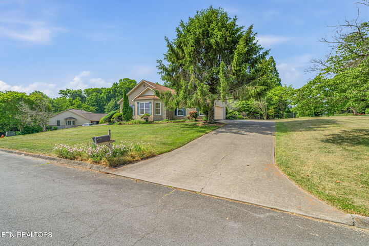 Property Photo:  109 Farmington Place  TN 37716 