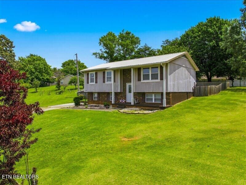 Property Photo:  1120 Lockhart Rd  TN 37760 